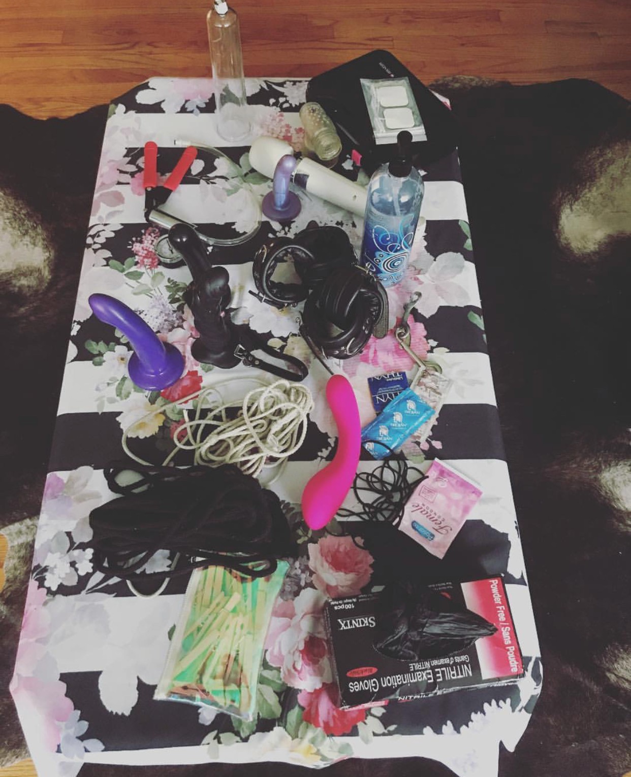 Chicago Kinky Escort Erin Black Toys